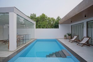 Outdoor pool - Rocks and Greens (Padmanabham)