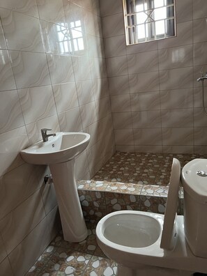 Economy Shared Dormitory | Bathroom - Serene Hostel  Accra (Accra)