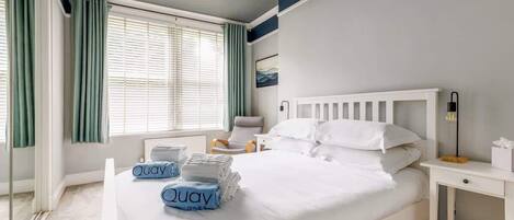 2 chambres, fer et planche à repasser, Wi-Fi, draps fournis