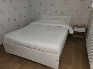 2 Schlafzimmer, Bügeleisen/Bügelbrett, WLAN, Bettwäsche