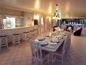 Bar (on property) - Villa Vistamar – Elegant Sandy Lane Estate Living in Barbados (Fitts Village)