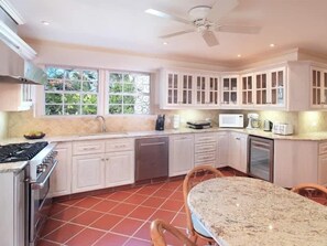 Fridge, microwave, oven, stovetop - Villa Vistamar – Elegant Sandy Lane Estate Living in Barbados (Fitts Village)