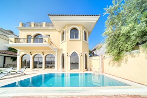Pool - Exclusive 6BR Palm Villa w/ Private Pool and Beach (Dubai)