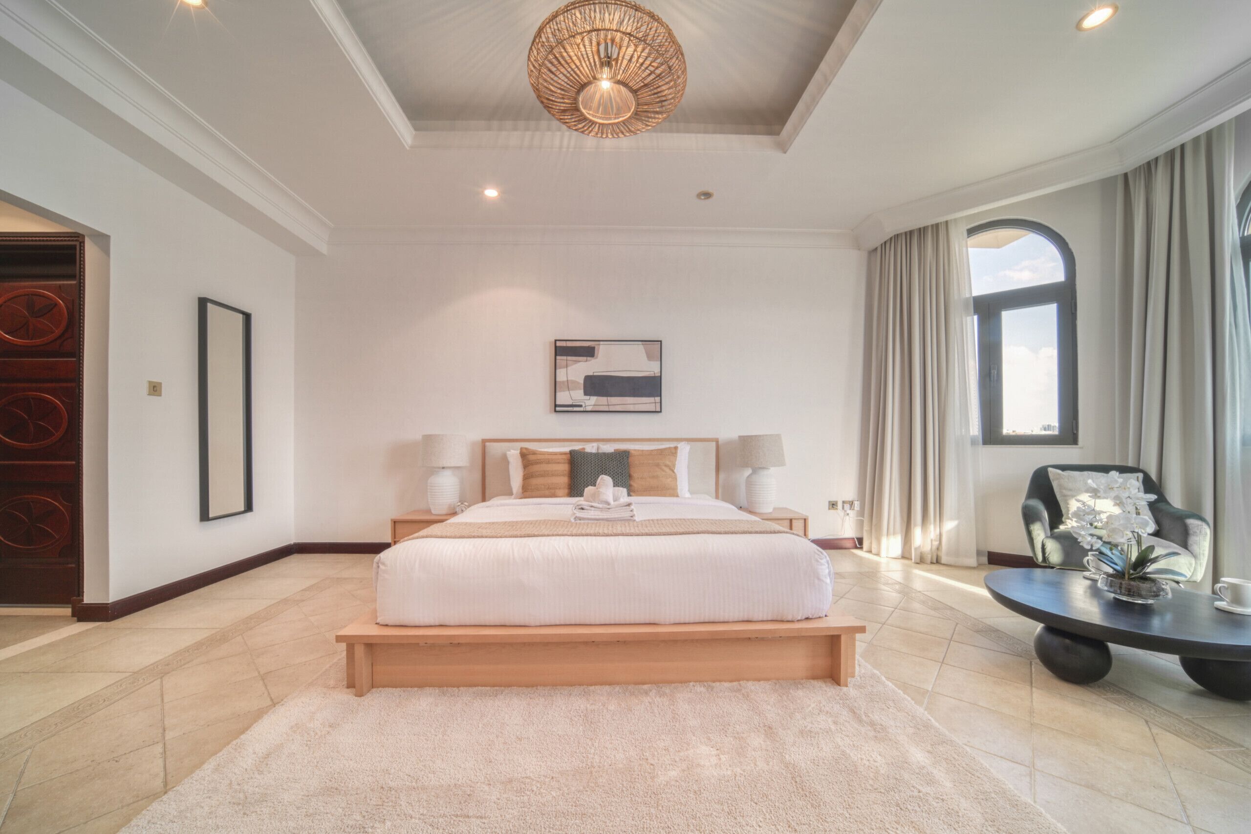 6 bedrooms, in-room safe, iron/ironing board, WiFi (surcharge)