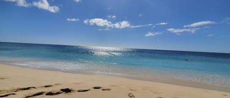 Liegestühle, Strandtücher