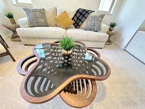 Smart TV, video games - Westside Hawaiian Sanctuary- New Home inside gated community.  (Waianae)