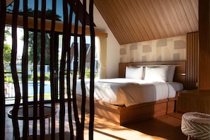 Luxury Double Room, 1 King Bed, Terrace, Garden View | Egyptian cotton sheets, premium bedding, minibar, in-room safe - Padi Villa Canggu (Canggu)