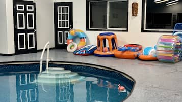 Piscina interna, piscina aquecida