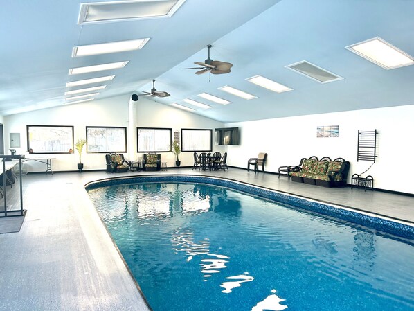 屋内プール、温水プール