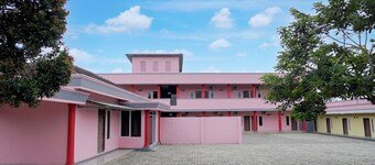 OYO Life 93342 Yasmine Guesthouse Syariah