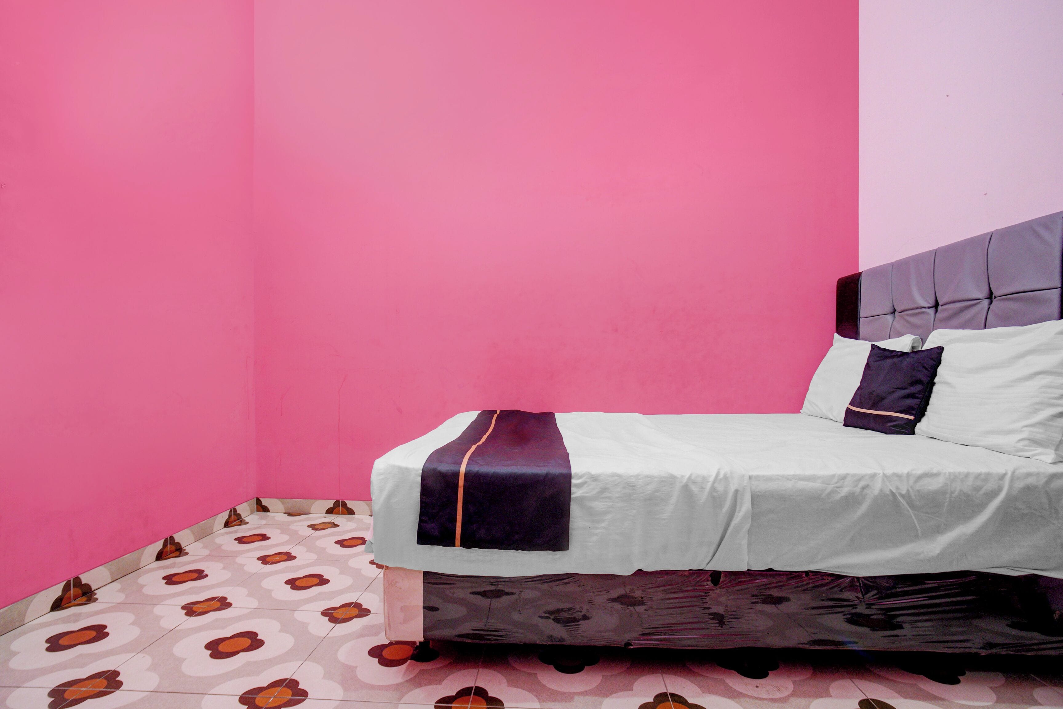 Deluxe Double Room | Desk, laptop workspace, WiFi (free), bed sheets