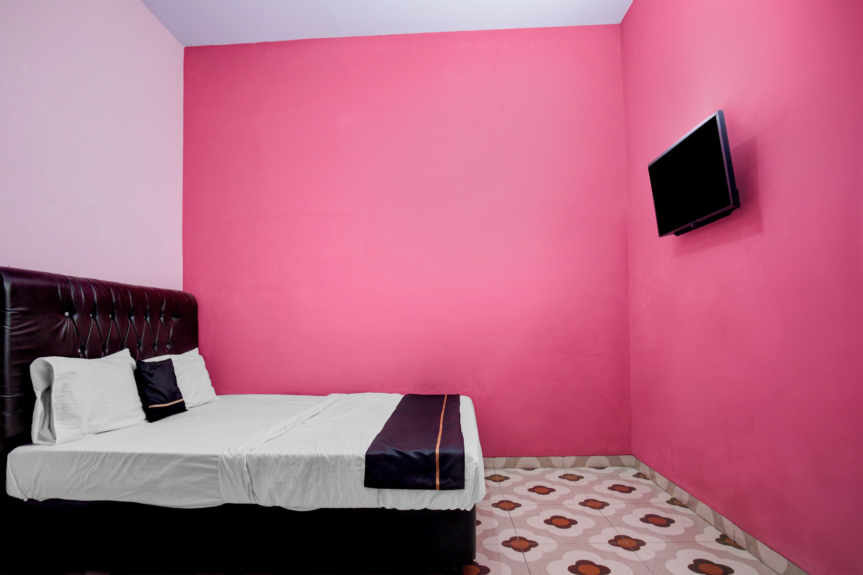 Deluxe Twin Room | Desk, laptop workspace, free WiFi, bed sheets
