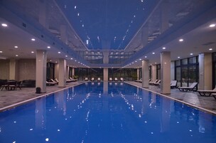 Una piscina techada
