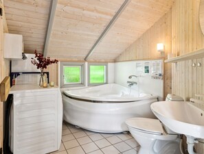 Bathroom - "Ejnarine" - 300m from the sea by Interhome (Nexø)
