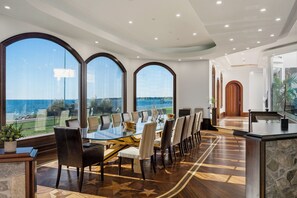 Dining - Private Pier, Main+Guest House | Luxe Waterfront Home | Bay Estate by AvantStay (Dameron)