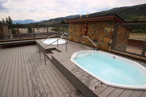 室外 Spa 池
