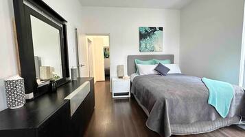 2 bedrooms, desk, iron/ironing board, free WiFi