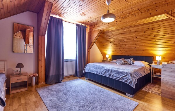 6 Schlafzimmer, Reisekinderbett, kostenloses WLAN, Bettwäsche