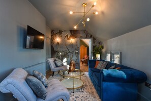 Smart TV - Fairview Boutique Apartment C - 1BR Gem in West Bridgford Centre (West Bridgford  Nottingham)