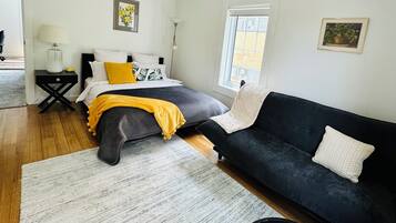 2 bedrooms, desk, iron/ironing board, travel crib