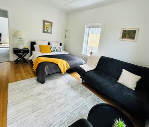 2 bedrooms, desk, iron/ironing board, travel crib