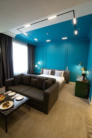 Deluxe Double Room | Minibar, in-room safe, desk, laptop workspace - Bentley Hotel Tashkent (Tashkent)