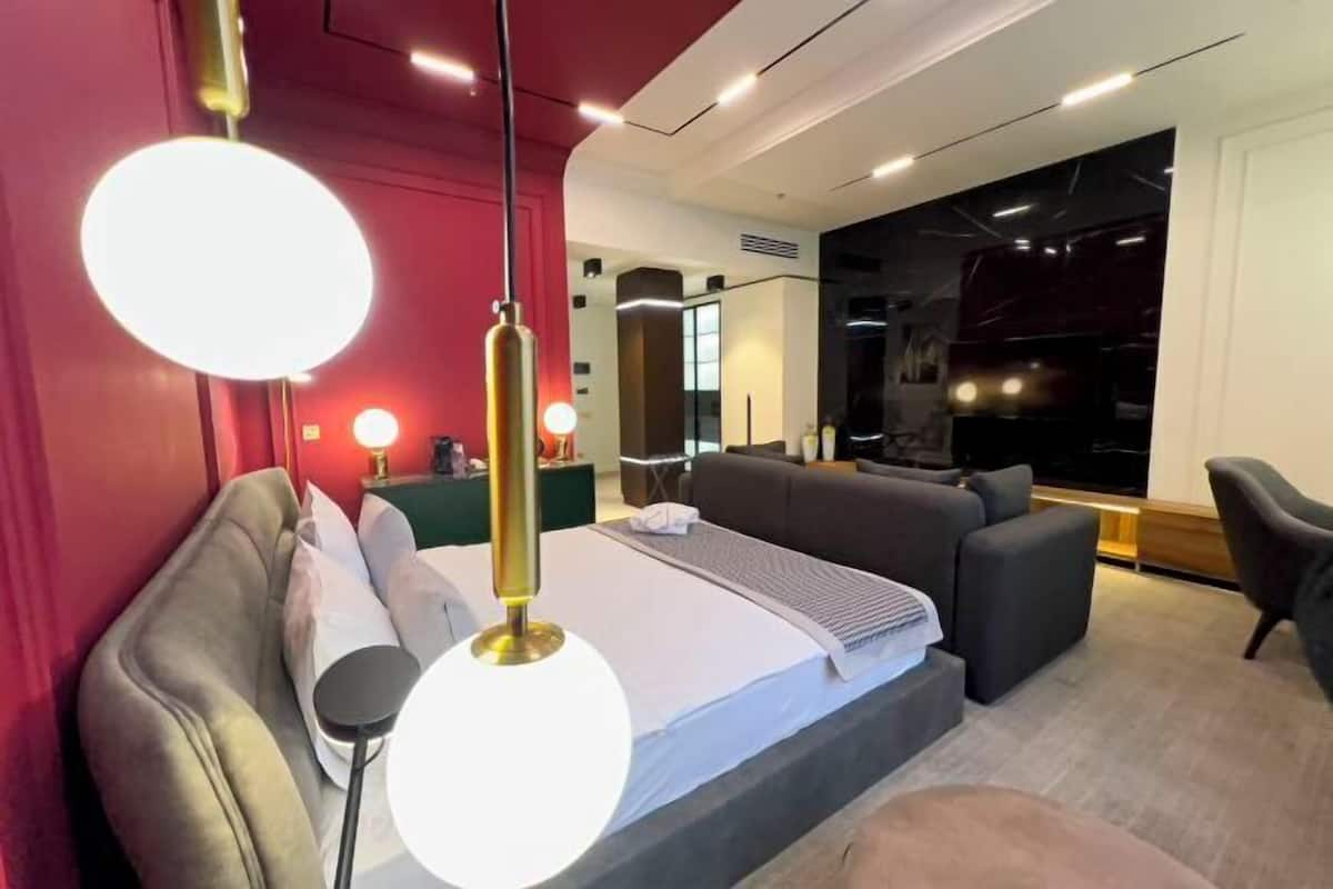 Minibar, in-room safe, desk, laptop workspace