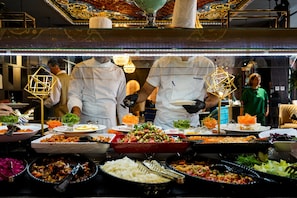 매일 뷔페 무료 아침 식사 포함