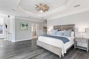 5 bedrooms, iron/ironing board, travel crib, WiFi - Prime Location with Pool and Spa! | Coastal Castle (Destin)