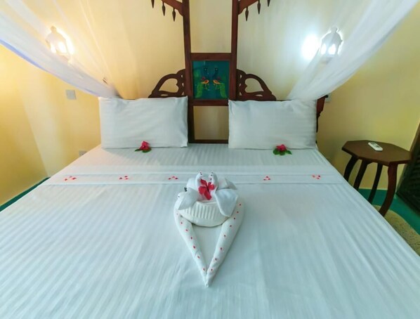 5 bedrooms, WiFi, bed sheets