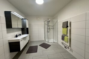 Shower, hair dryer - Apartment in Kaprun near Ski Slopes (Piesendorf-Walchen)