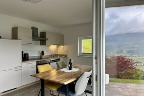 Fridge, oven, stovetop, dishwasher - Apartment in Kaprun near Ski Slopes (Piesendorf-Walchen)