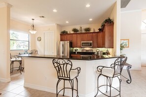 Private kitchen - Spacious Briarwood home - heated pool/spa, outdoor dining, lake views, private office & 2 car garage (Naples)