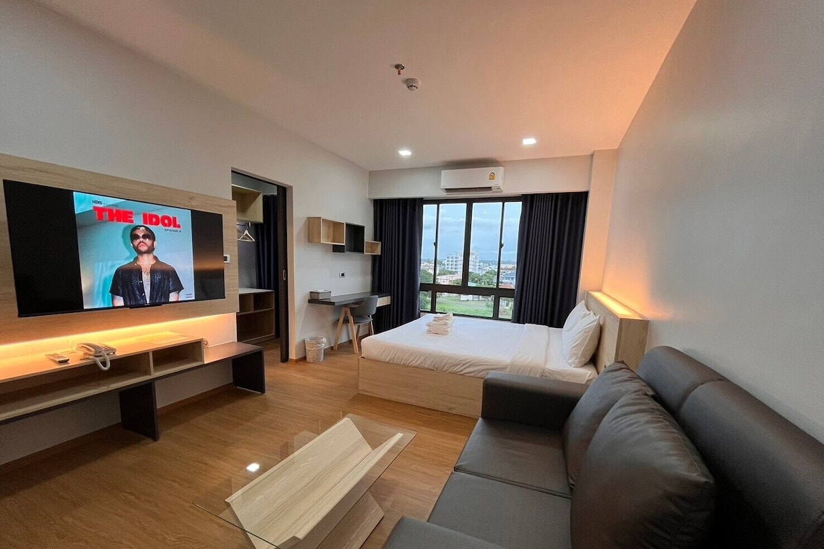 Eenvoudige kamer | 1 slaapkamer, individueel gedecoreerd, een laptopwerkplek