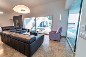 Smart-tv och en stereo