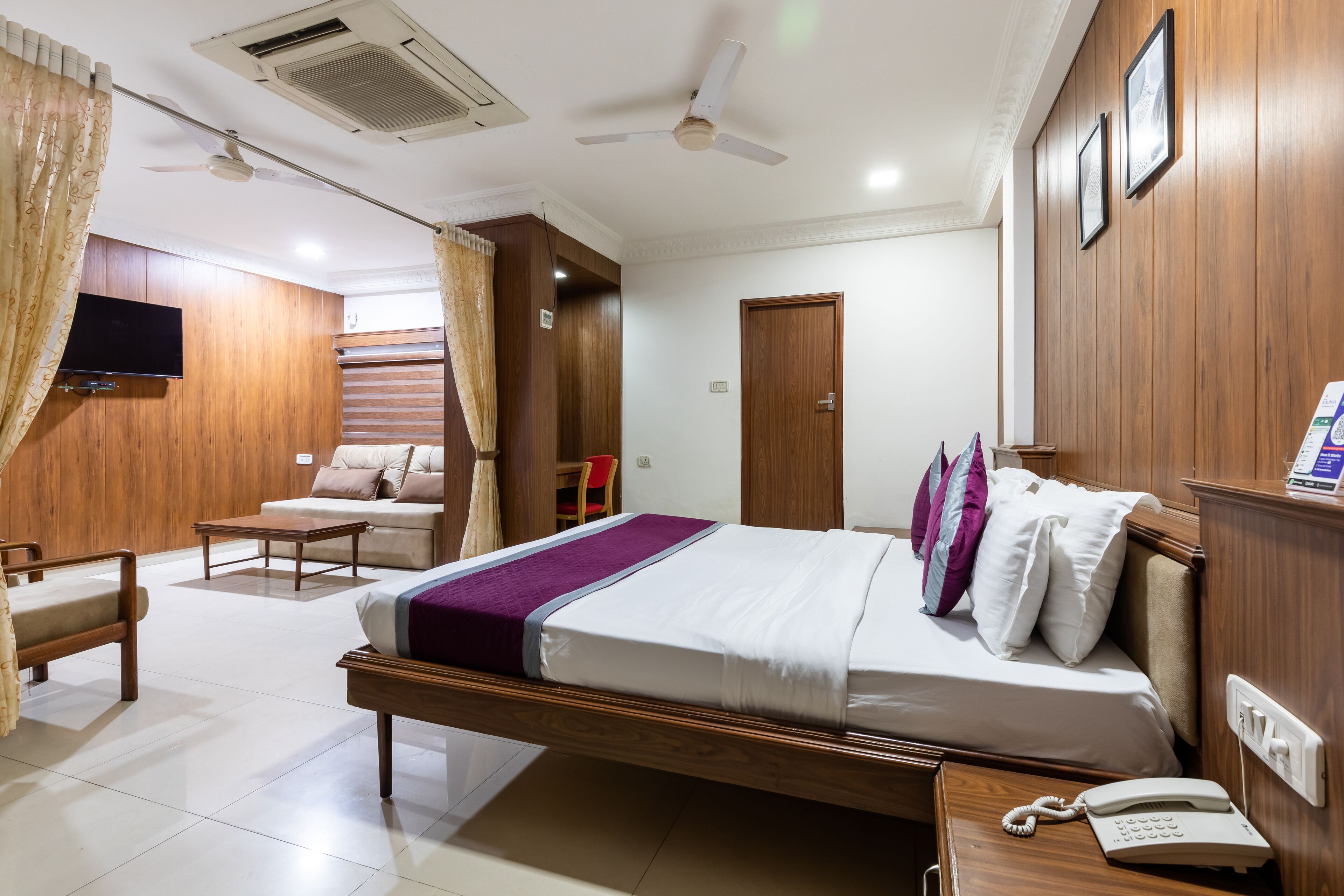Executive Double Room | Egyptian cotton sheets, premium bedding, desk, rollaway beds