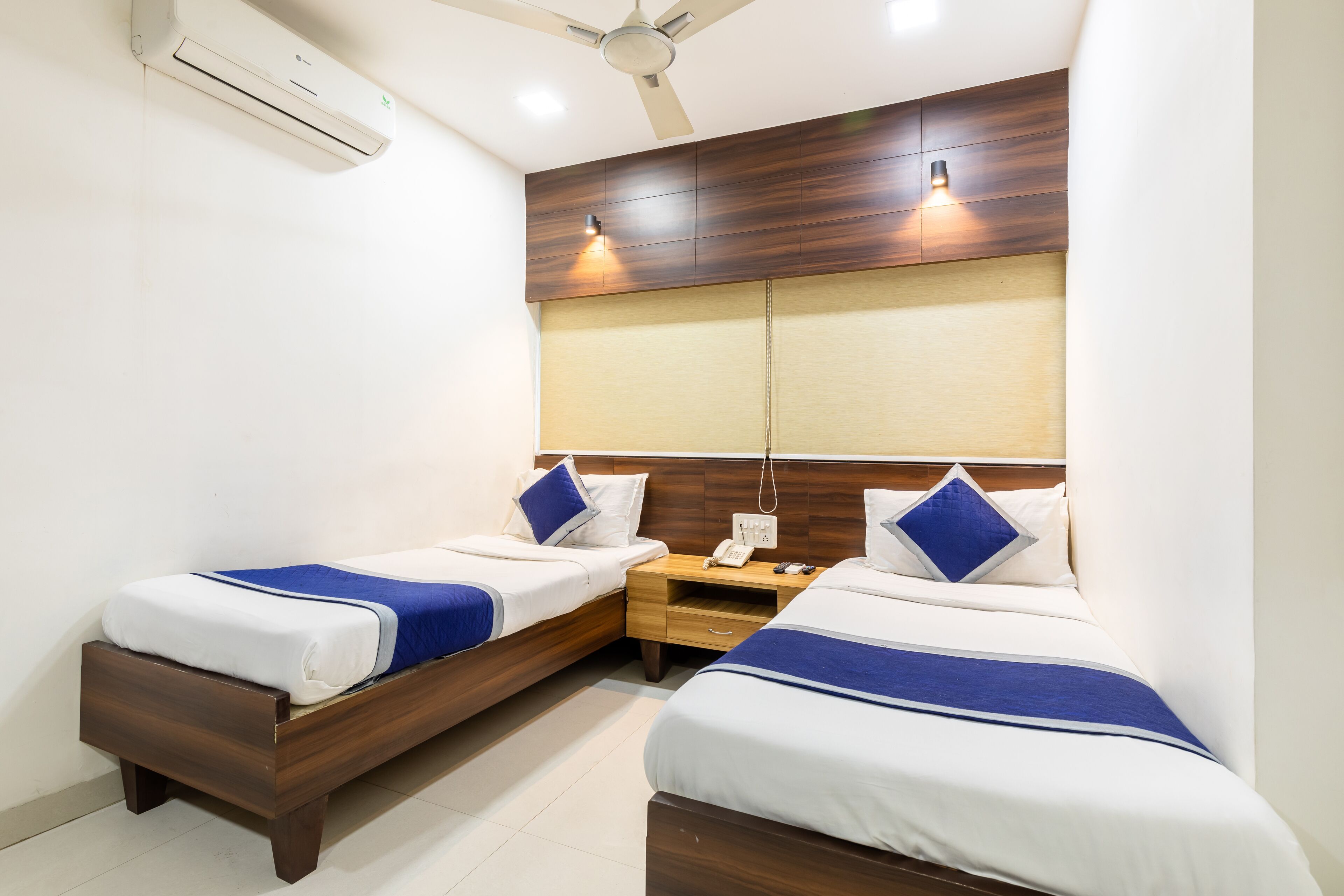 Habitación Deluxe con 2 camas individuales | Sábanas de algodón egipcio, ropa de cama de alta calidad, escritorio