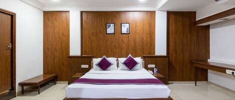 Lakens van Egyptisch katoen, luxe beddengoed, een bureau, extra bedden