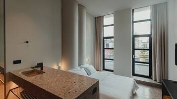 Quarto casal superior | Cofres nos quartos, individualmente mobiliados, quartos à prova de som