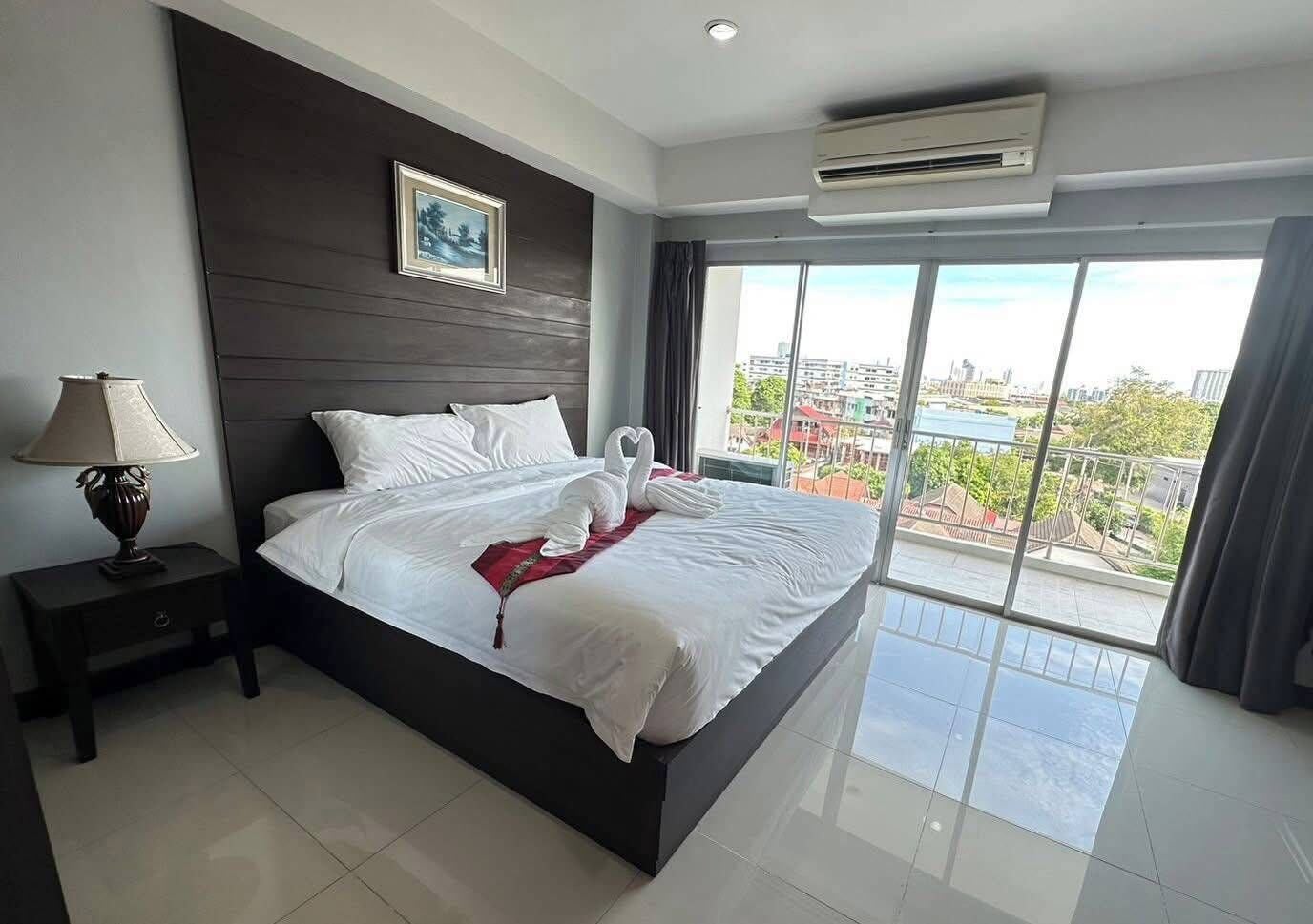 Deluxe Double Room | Desk, free WiFi, bed sheets