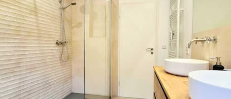Hair dryer, towels