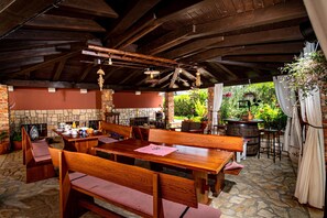 Outdoor dining - 350 m vom Strandstrand Entfernt, Ideal für Familienurlaub, Voll Ausgestattet (Lopar)