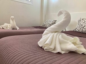 2 bedrooms, iron/ironing board, travel cot, free WiFi