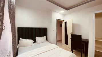 Family Apartment, 2 Bedrooms | 2 bedrooms, premium bedding, Select Comfort beds, laptop workspace