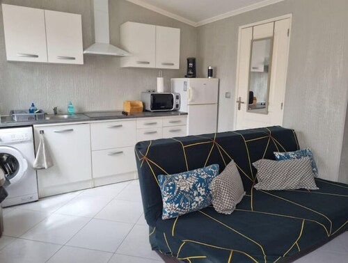 Studio Entièrement Équipé Avec Jardinet