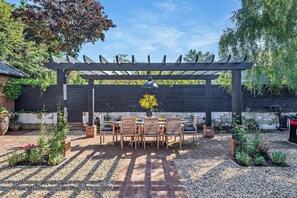 Outdoor dining - The Willows - a holiday let by Bloom Stays that sleeps 8 guests in 4 bedrooms (Ash)
