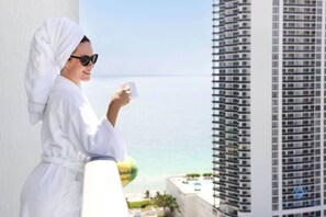 Property grounds - Bay View Luxury: 3-BR| Oasis|Pools| Gym|Views (Hollywood)