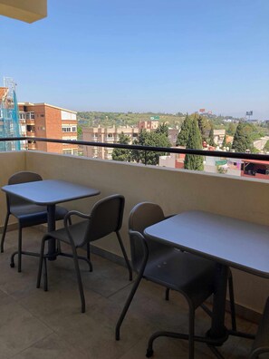 Outdoor dining - Luxury Apartment in Club Playa Flores (Torremolinos)