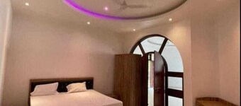 it is freely for living with her/his family and parking and room size is big.