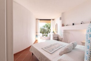 3 chambres, fer et planche à repasser, draps fournis
